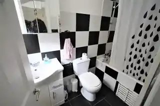 220 Prince Regent Lane, photo 4
