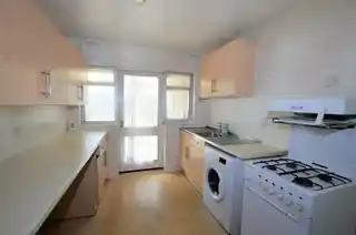 221 Nelson Road, photo 4