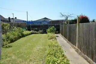 221 Nelson Road, photo 2