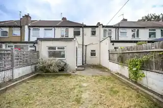 223 Hounslow Road, photo 3