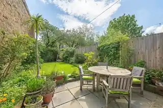 223 Lordship Lane, photo 3