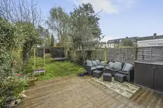 223 Manor Lane, photo 3