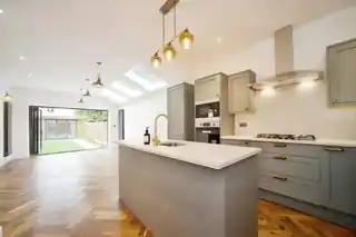 224 Capworth Street, photo 3