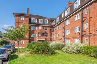 224, Empire Court, North End Road, photo 4
