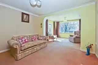 224 Hoylake Crescent, photo 2