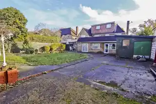 224 Swakeleys Road, photo 2