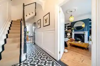 226 Westmount Road, photo 3