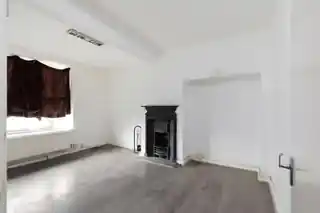 227 Greenford Avenue, photo 3