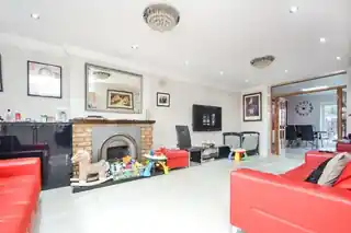227 Tentelow Lane, photo 4