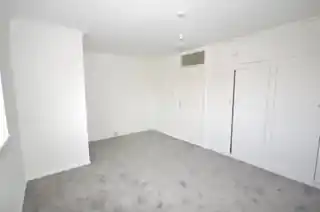 229 Pettits Lane North, photo 3