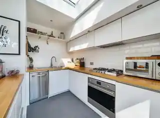 22A Winchester Avenue, photo 3