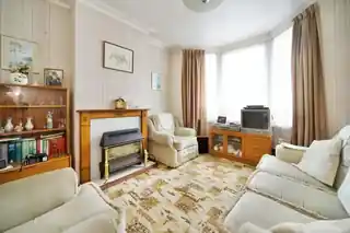 23 Altmore Avenue, photo 2