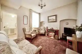 23 Altmore Avenue, photo 3