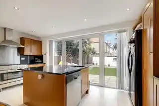 23 Ashford Crescent, photo 4