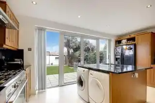 23 Ashford Crescent, photo 2