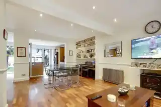 23 Ashford Crescent, photo 3
