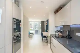 23 Bourke Close, photo 3