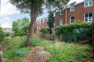23 Brabourne Close, photo 4