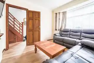 23 Bracondale Road, photo 3