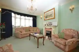 23 Chadacre Avenue, photo 4