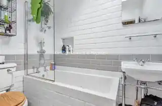 23 Chalford Road, photo 4