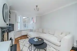 23 Clairville Gardens, photo 4