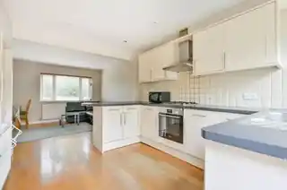 23 Faraday Road, photo 3