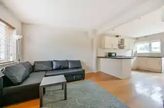 23 Faraday Road, photo 2
