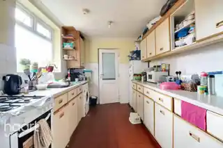 23 Farnham Road, photo 4