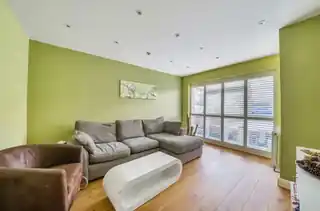 23 Finians Close, photo 2
