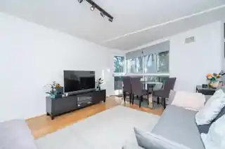 23 Garrick Close, photo 4