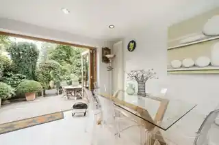 23 Haliburton Road, photo 4