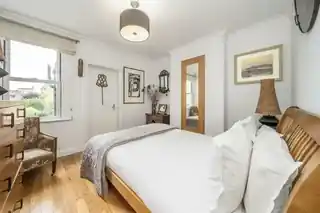 23 Haliburton Road, photo 3