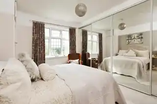 23 Haslemere Road, photo 4