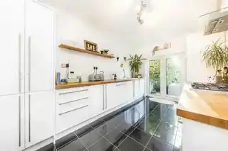 23 Heather Road, photo 2