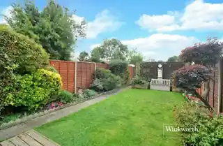 23 Idmiston Square, photo 4