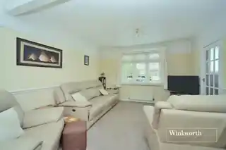 23 Idmiston Square, photo 2