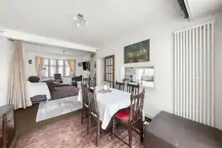 23 Longford Avenue, photo 2
