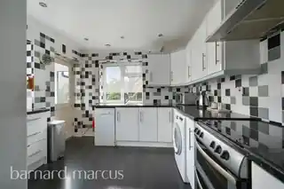23 Longford Gardens, photo 4