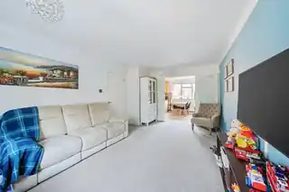 23 Redcar Close, photo 3