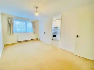 23 Shurland Avenue, photo 2
