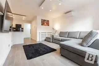 23 Sunflower Way, photo 2