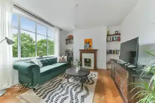 23 The Lawns, photo 2