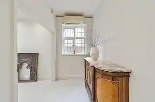 23 Uxbridge Road, photo 4