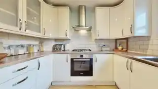23 Webbscroft Road, photo 4