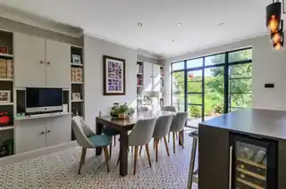 23 Woodfield Way, photo 4