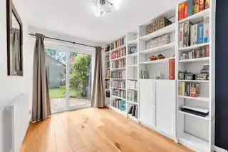 23 Wycherley Close, photo 3