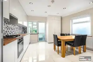 230 Bilton Road, photo 3