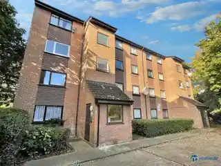 231 Gurney Close, photo 3