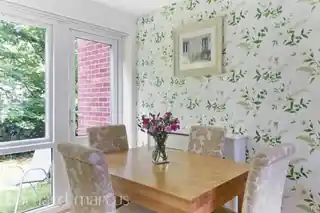 233 Basinghall Gardens, photo 4